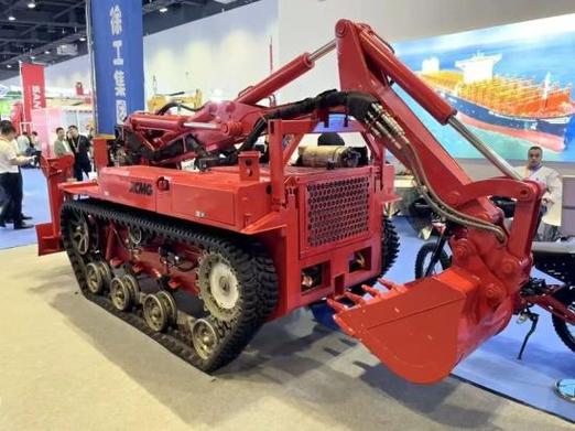 徐工应急救援明星阵容亮相北京应急展 彰显工程救援硬核力量